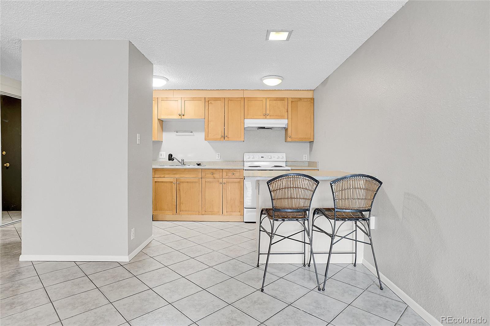 MLS Image #3 for 2500 s york street,denver, Colorado
