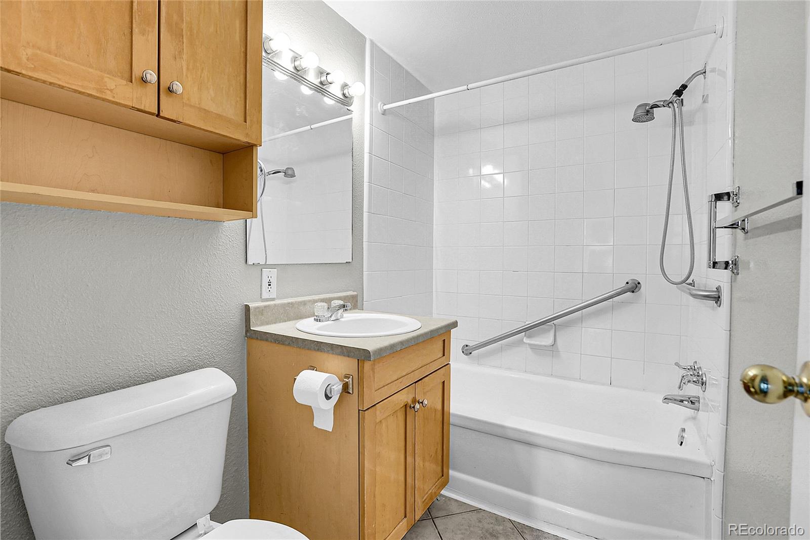 MLS Image #9 for 2500 s york street,denver, Colorado
