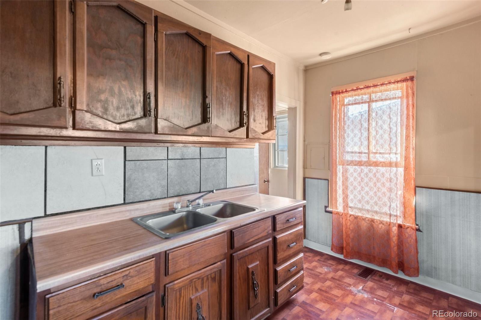 MLS Image #8 for 664  knox court,denver, Colorado