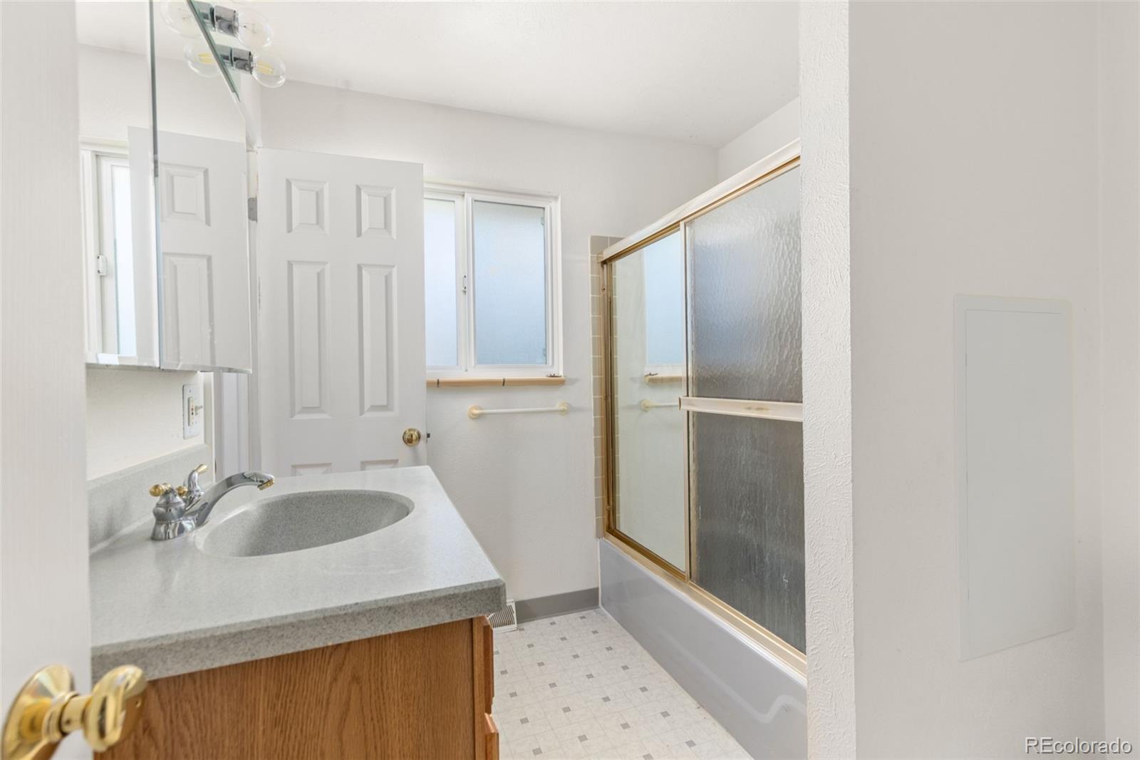 MLS Image #11 for 924 w 101st place,northglenn, Colorado