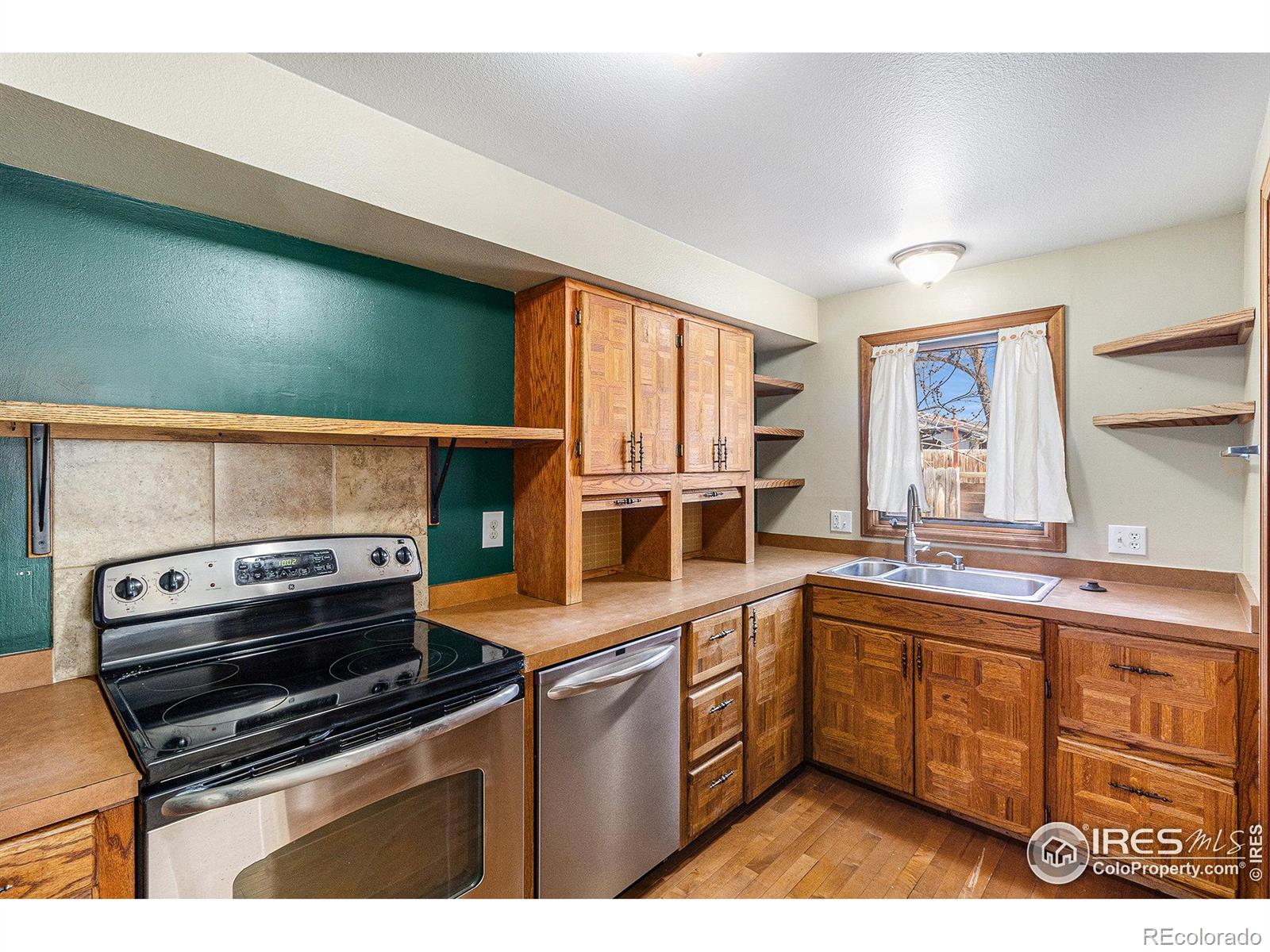 MLS Image #6 for 622  sunnywood place,berthoud, Colorado