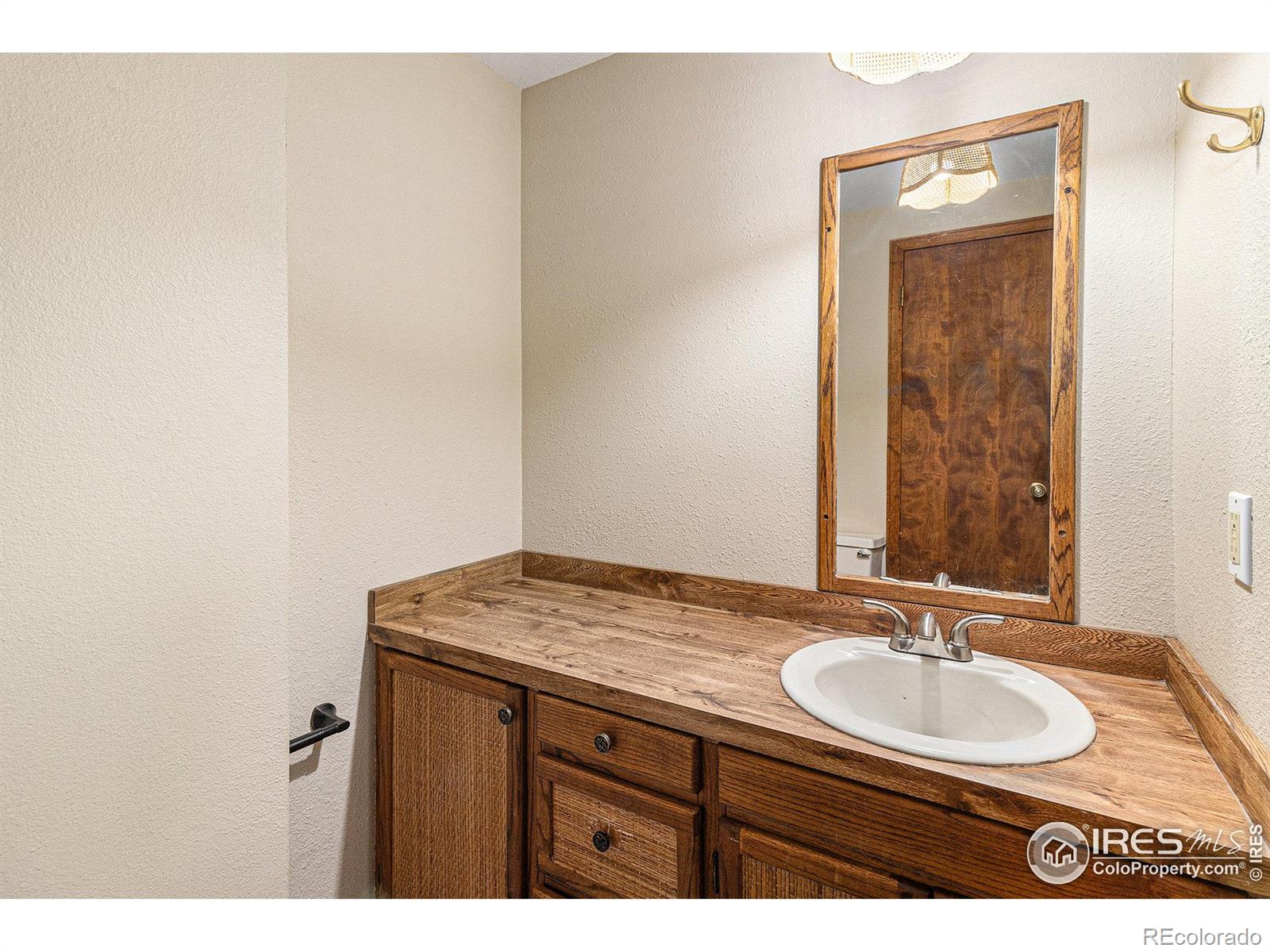 MLS Image #8 for 622  sunnywood place,berthoud, Colorado