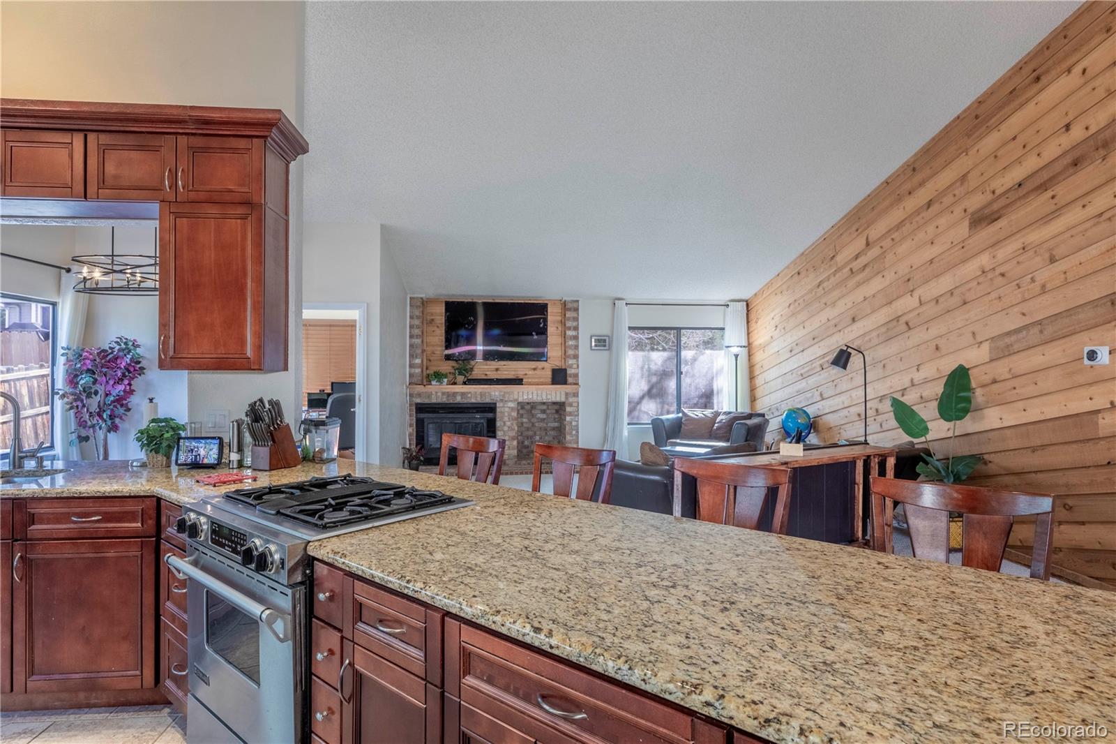 MLS Image #5 for 5568 s yampa street,centennial, Colorado