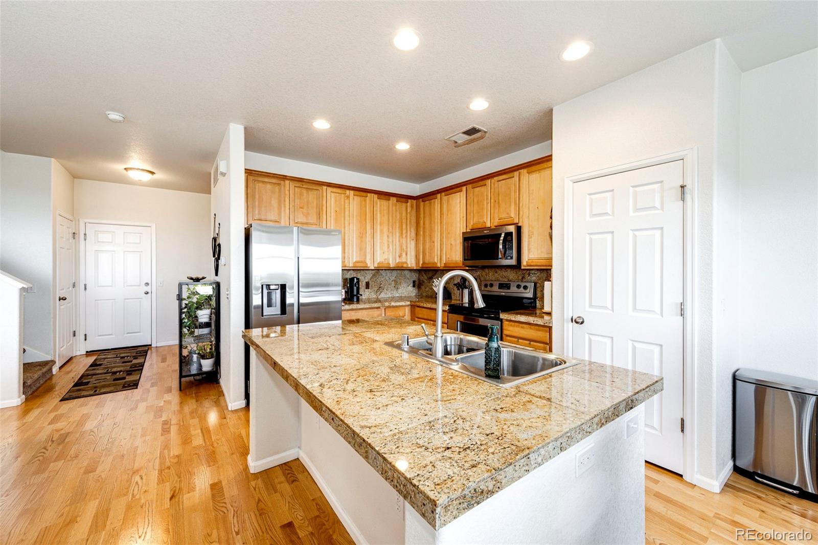 MLS Image #4 for 3661 s perth circle,aurora, Colorado