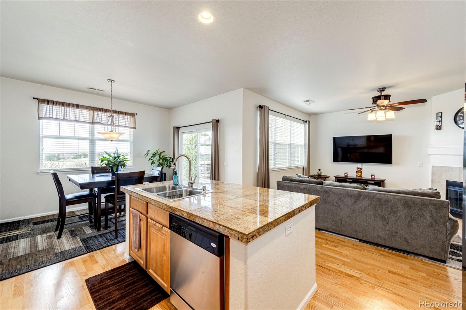 MLS Image #5 for 3661 s perth circle,aurora, Colorado