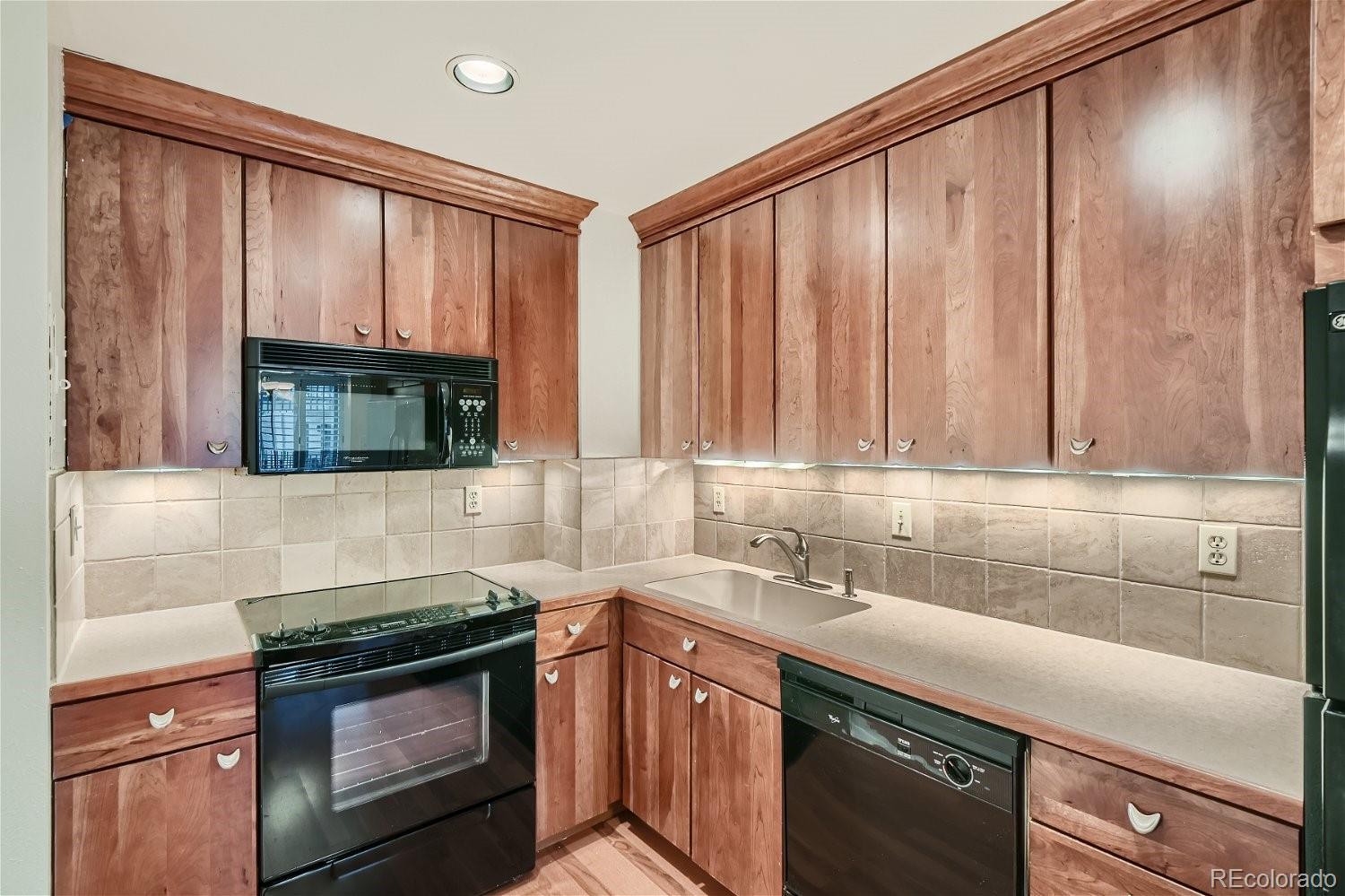 MLS Image #10 for 460 s marion parkway,denver, Colorado