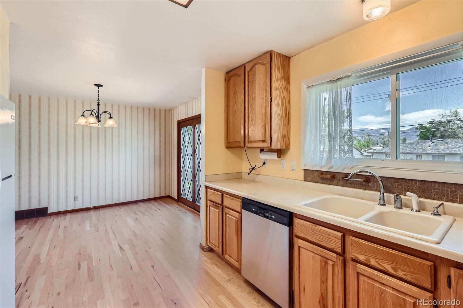 MLS Image #4 for 228  everett drive,colorado springs, Colorado