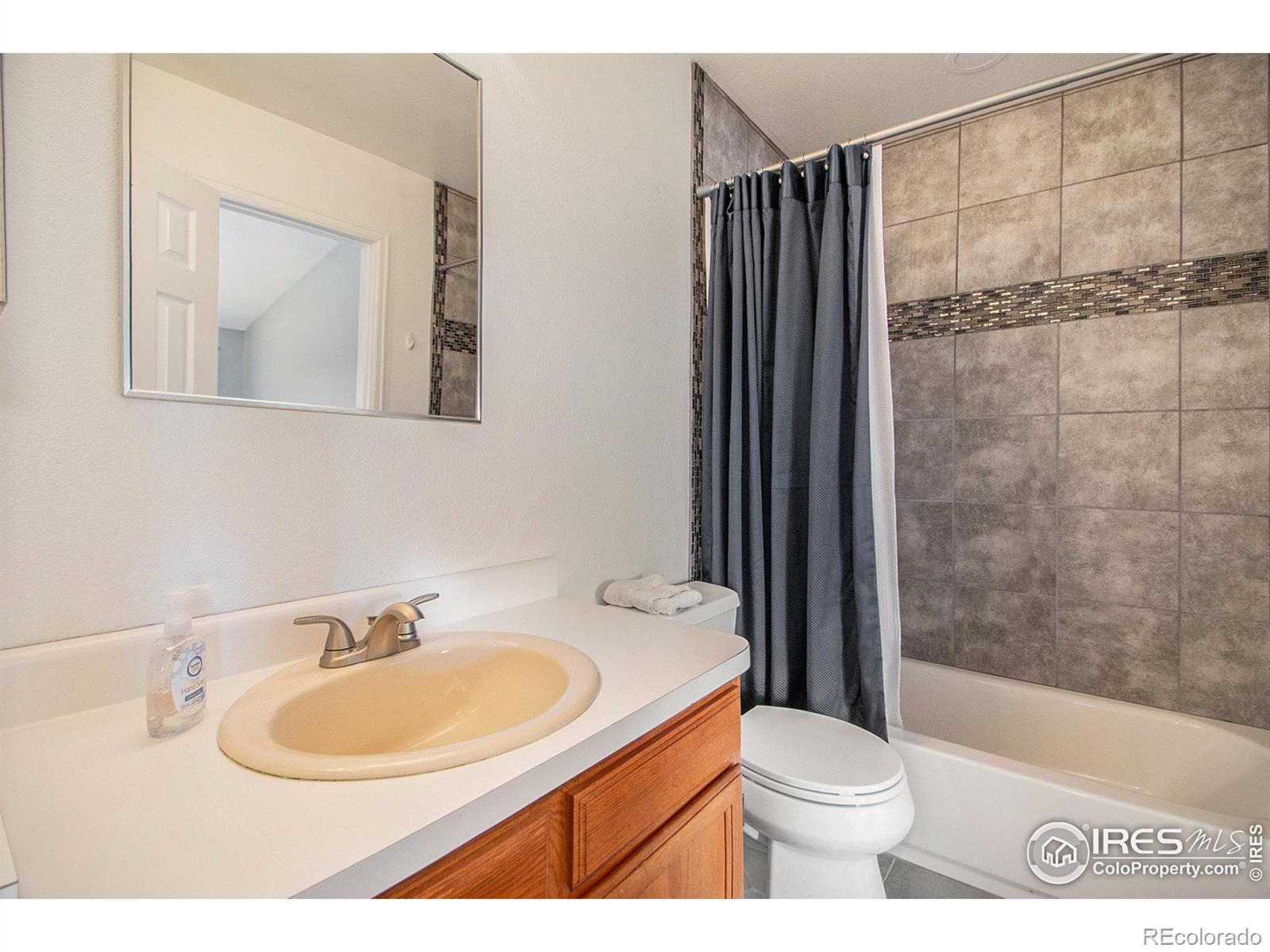 MLS Image #14 for 5882 s quatar circle,centennial, Colorado