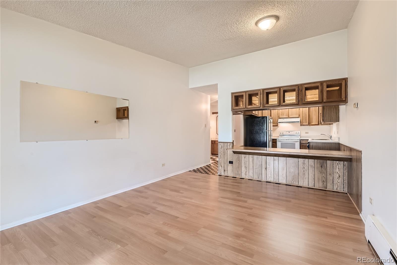 MLS Image #8 for 735 s clinton street,denver, Colorado