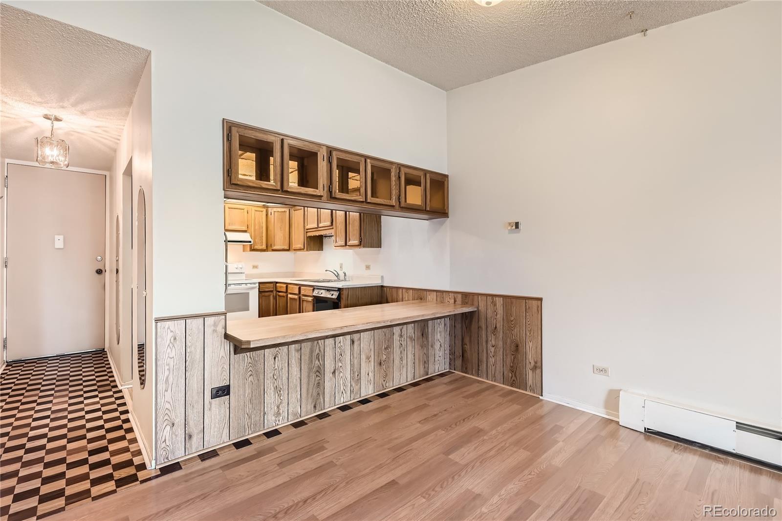 MLS Image #9 for 735 s clinton street,denver, Colorado