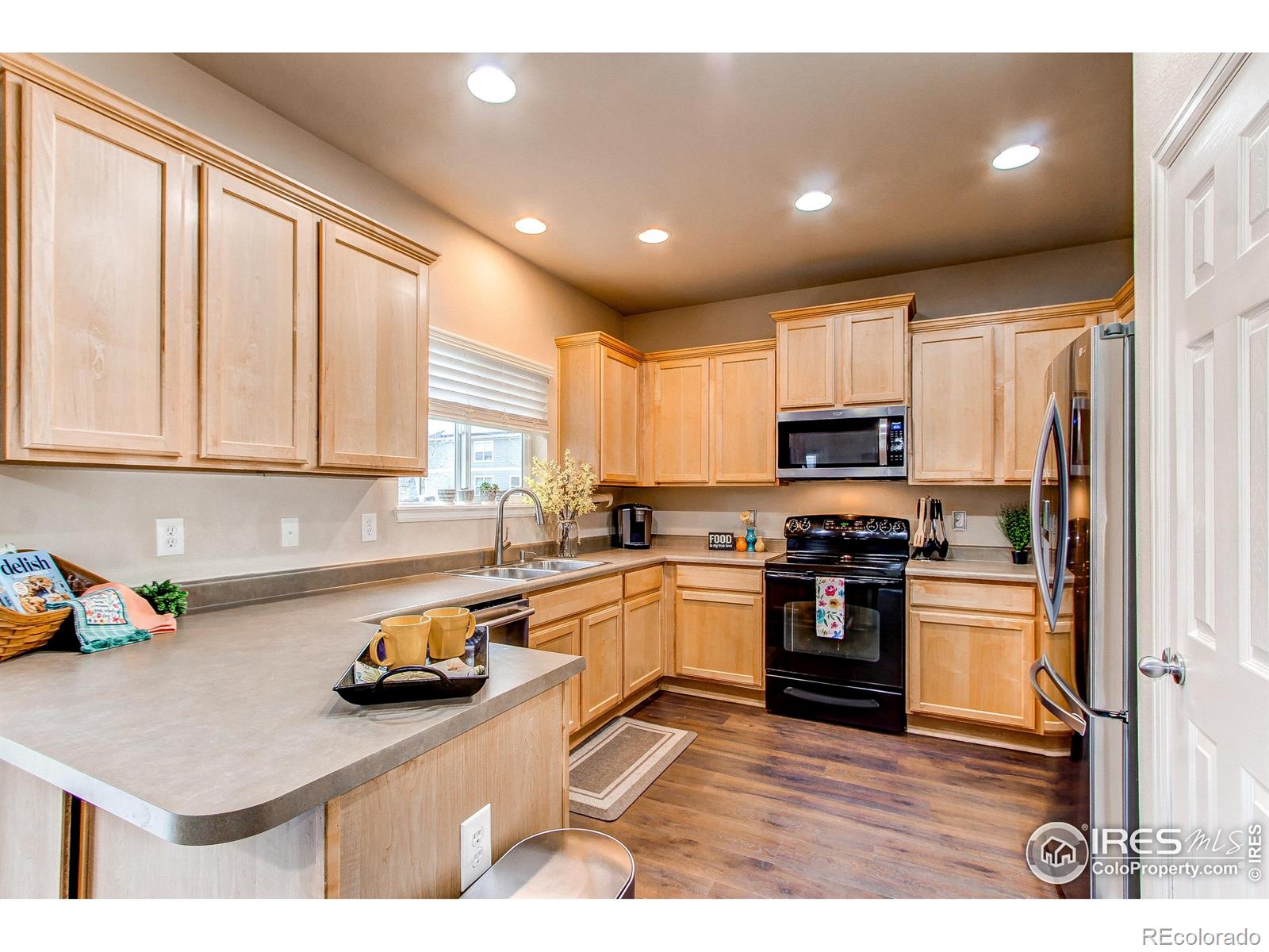 MLS Image #6 for 568  botley court,windsor, Colorado