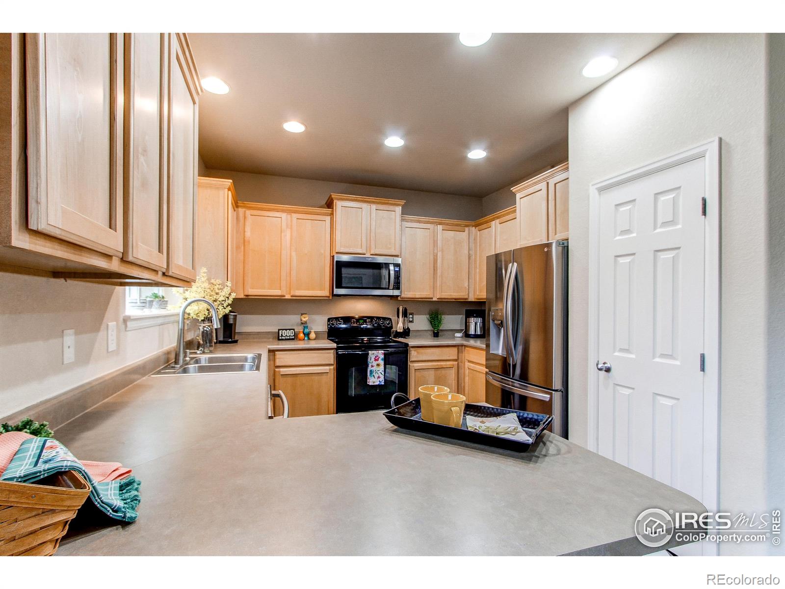 MLS Image #7 for 568  botley court,windsor, Colorado