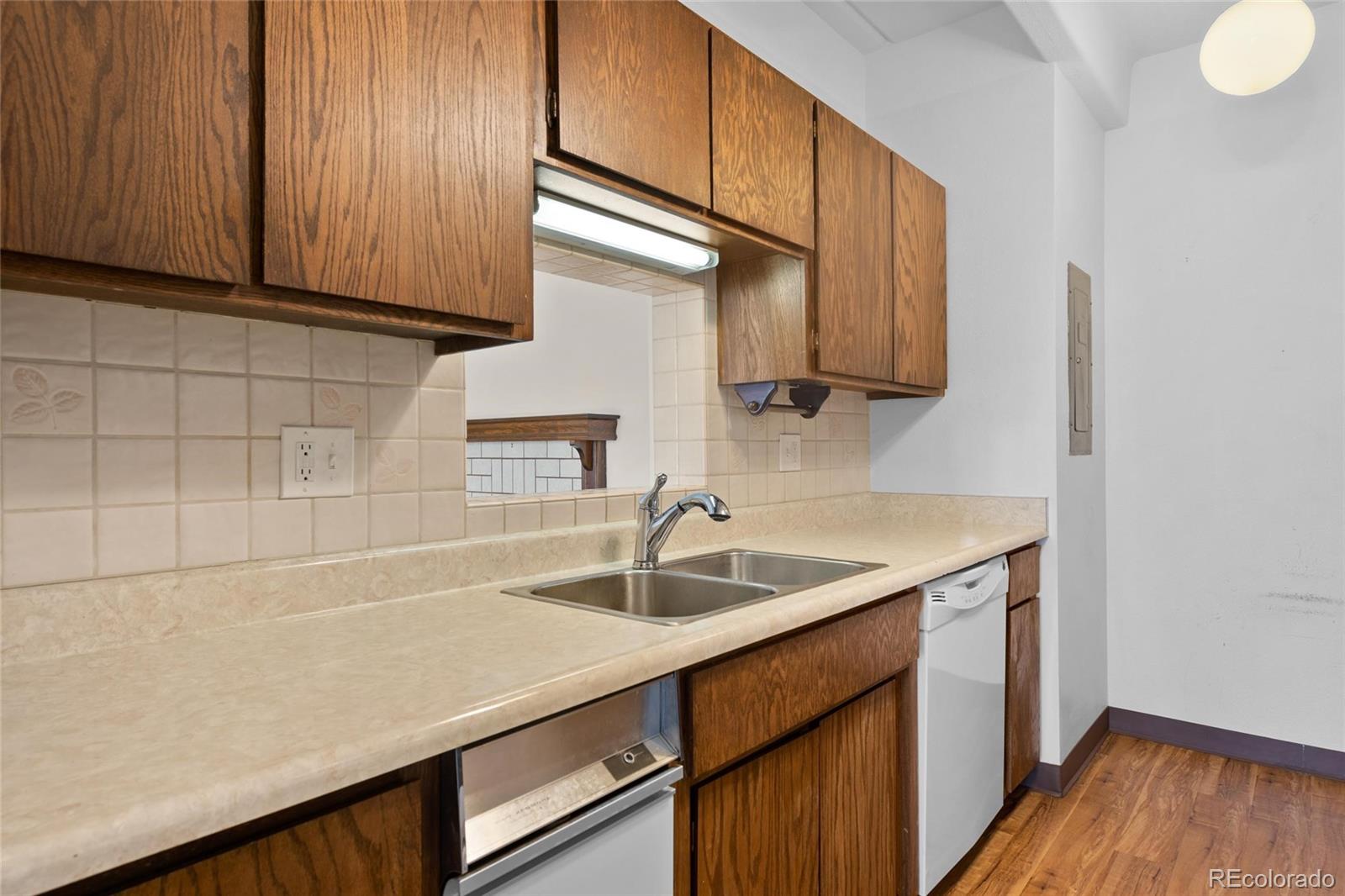 MLS Image #13 for 7877 e mississippi avenue,denver, Colorado