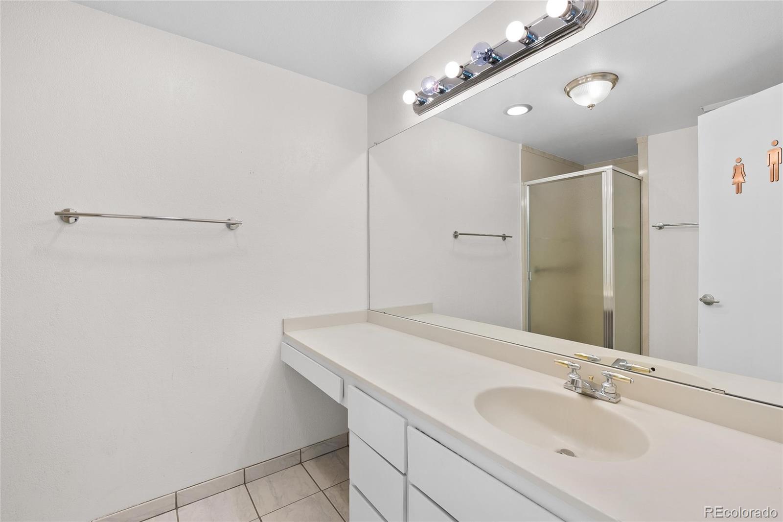 MLS Image #20 for 7877 e mississippi avenue,denver, Colorado