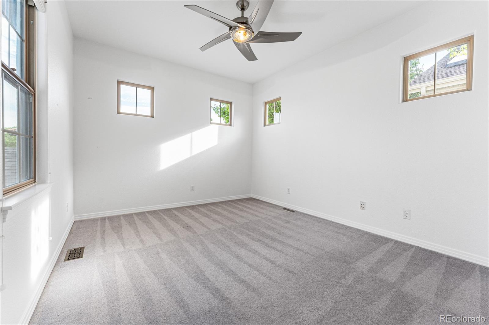 MLS Image #26 for 9736 e 34th avenue,denver, Colorado