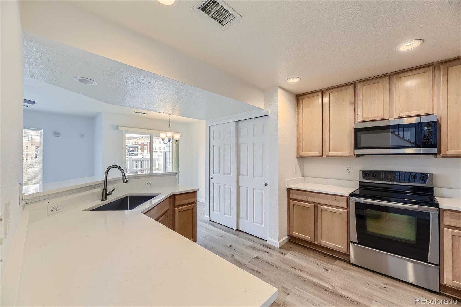 MLS Image #11 for 5873  ceylon street,denver, Colorado