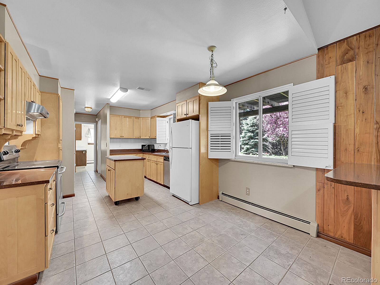 MLS Image #10 for 3841 s magnolia way,denver, Colorado