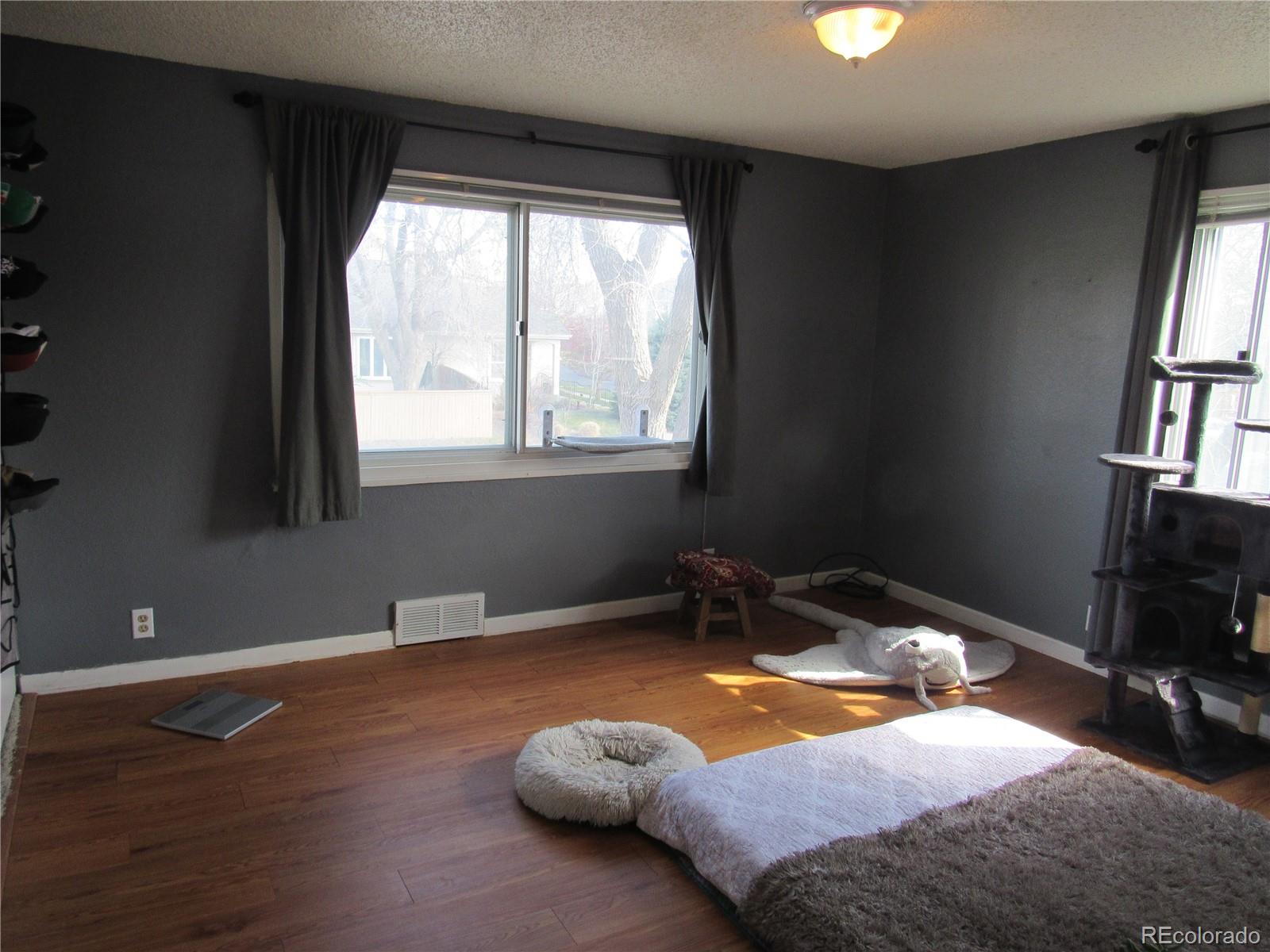 MLS Image #10 for 6964 e 1st place,denver, Colorado