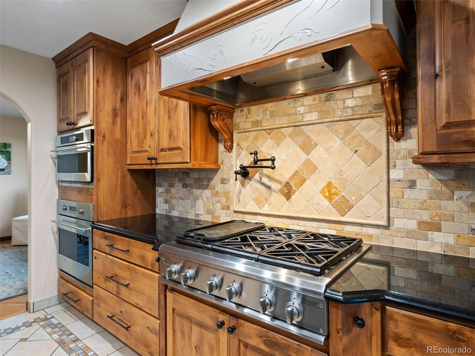 MLS Image #12 for 2546 s xenon way,denver, Colorado