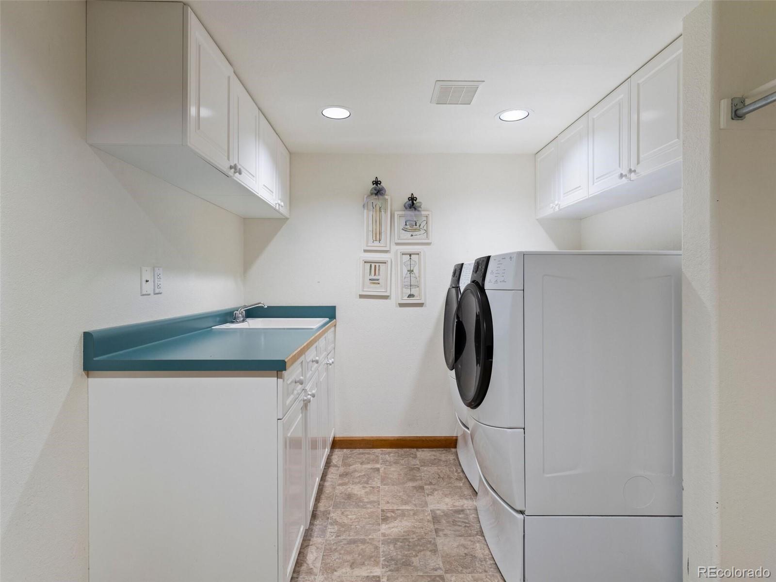 MLS Image #35 for 2546 s xenon way,denver, Colorado