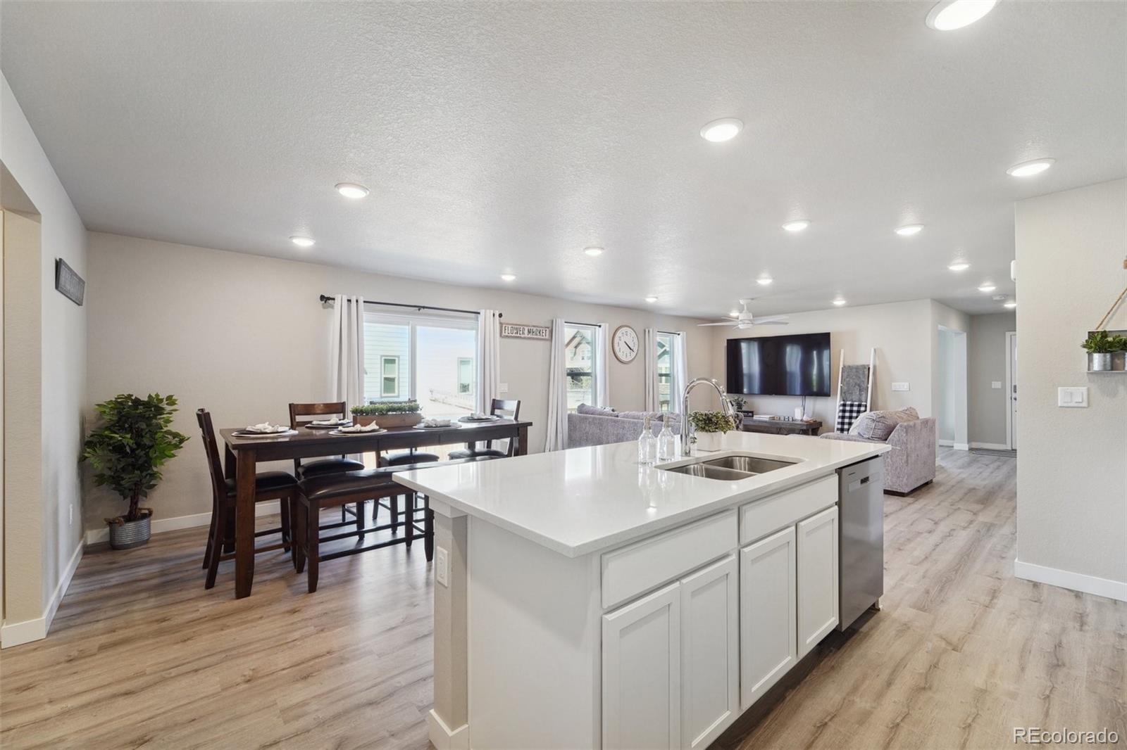 MLS Image #4 for 911  plum creek court,brighton, Colorado