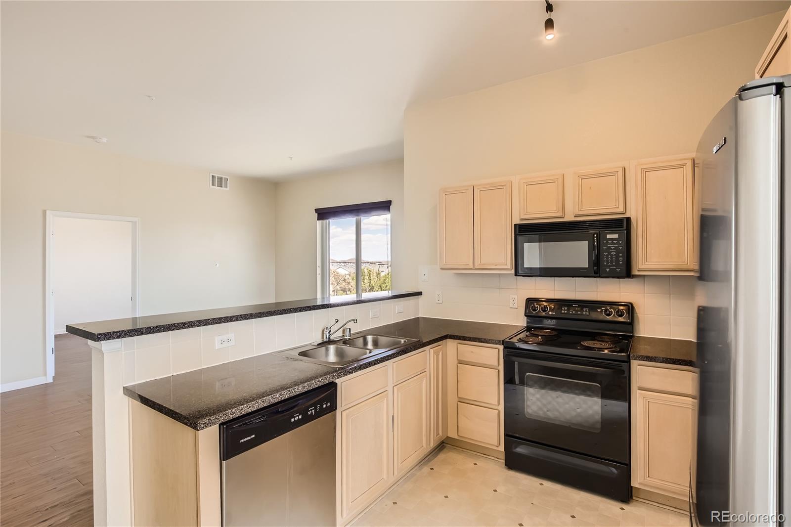 MLS Image #4 for 15475  andrews drive,denver, Colorado