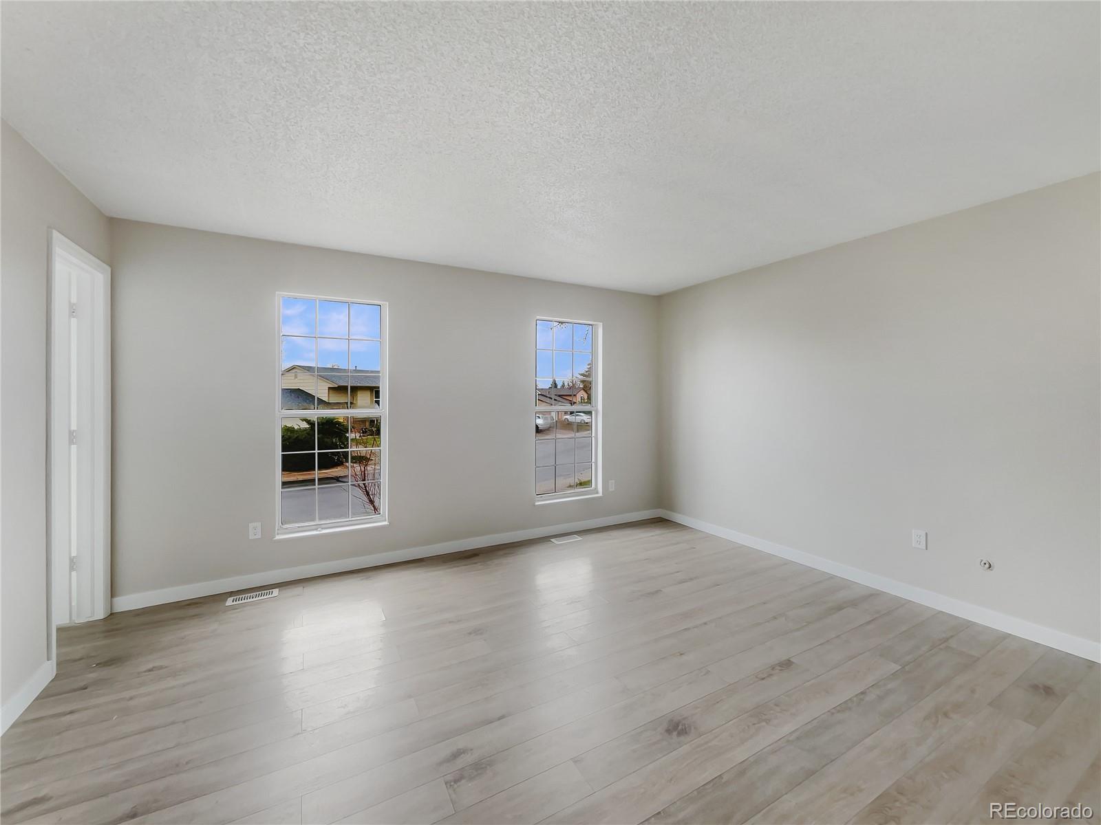 MLS Image #4 for 10021  eliot circle,denver, Colorado