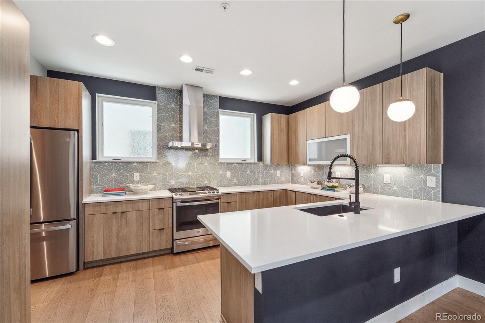 MLS Image #8 for 2870  tremont place,denver, Colorado