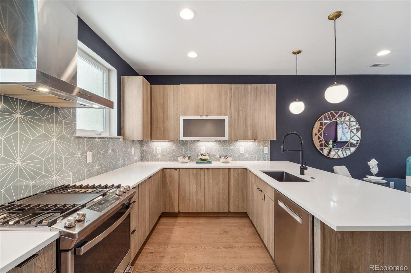 MLS Image #9 for 2870  tremont place,denver, Colorado