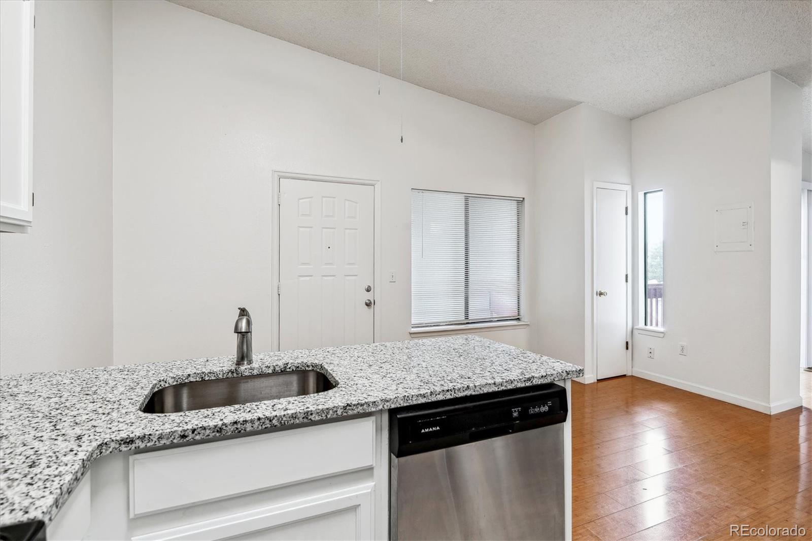 MLS Image #8 for 942 s dearborn way,aurora, Colorado