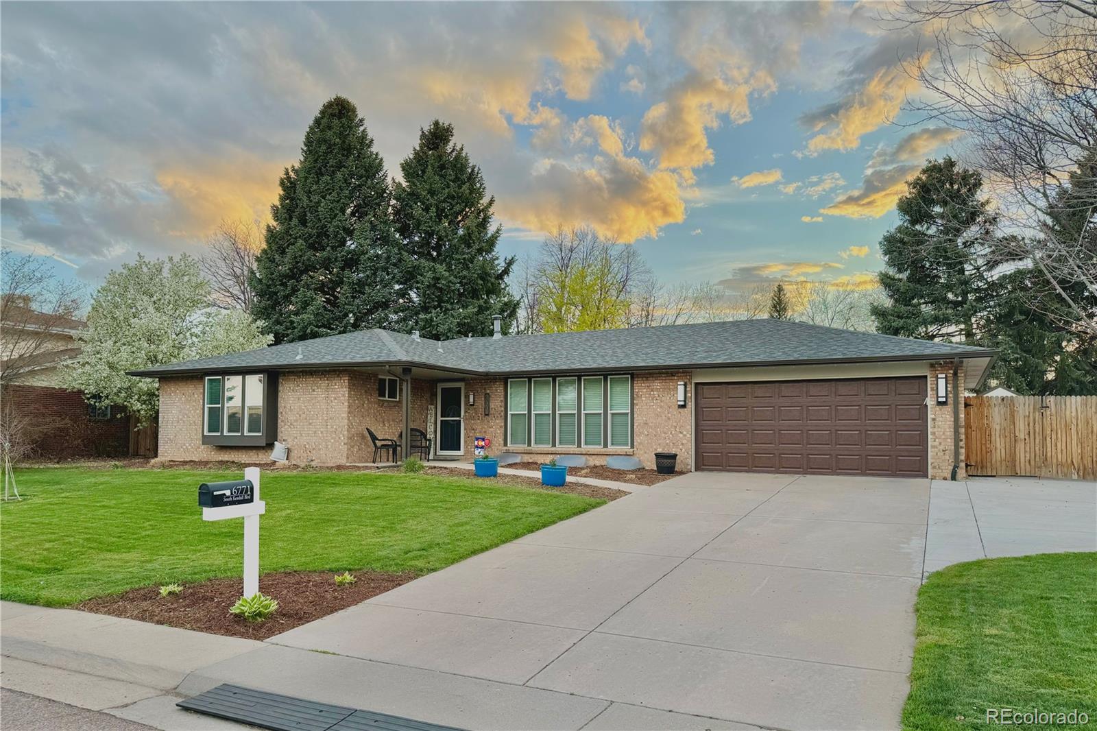 CMA Image for 8275 s reed street,Littleton, Colorado