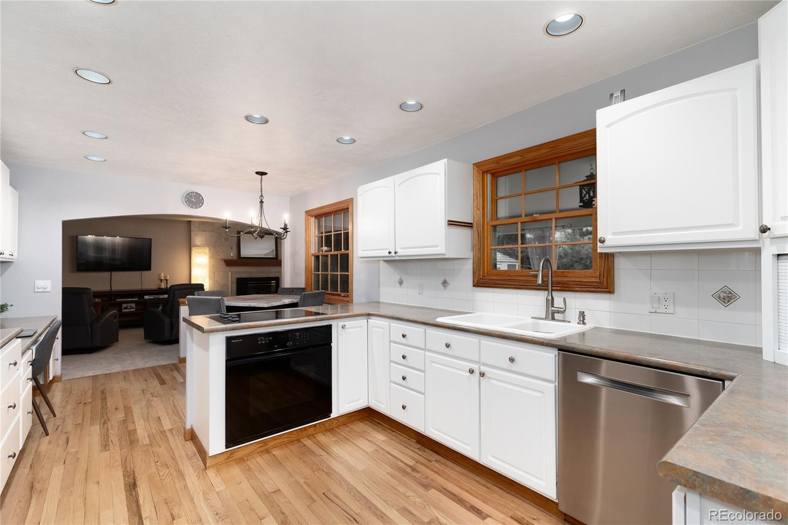 MLS Image #9 for 3984 s niagara way,denver, Colorado