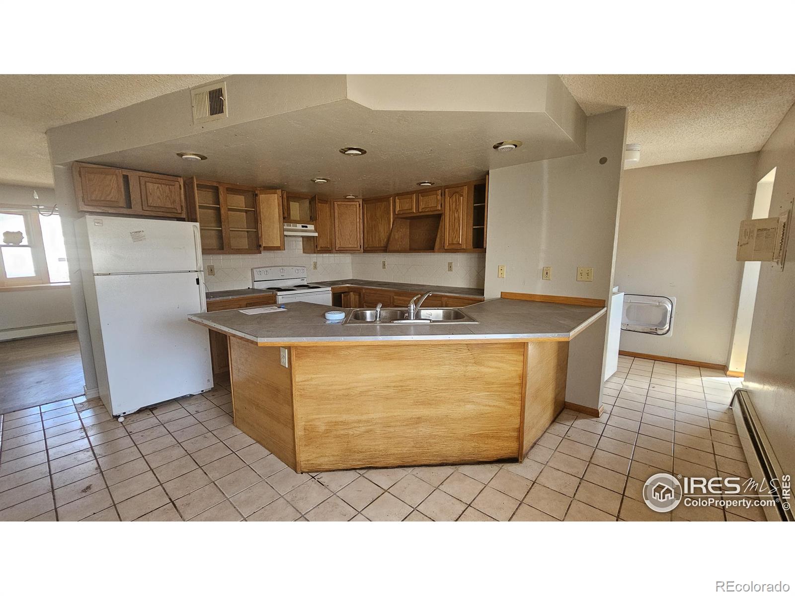 MLS Image #3 for 215 w 2nd avenue,yuma, Colorado