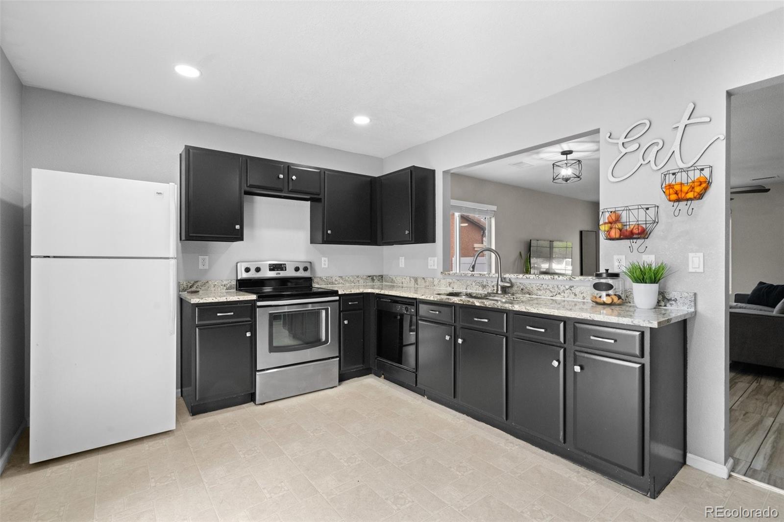 MLS Image #18 for 18614 e 43rd place,denver, Colorado