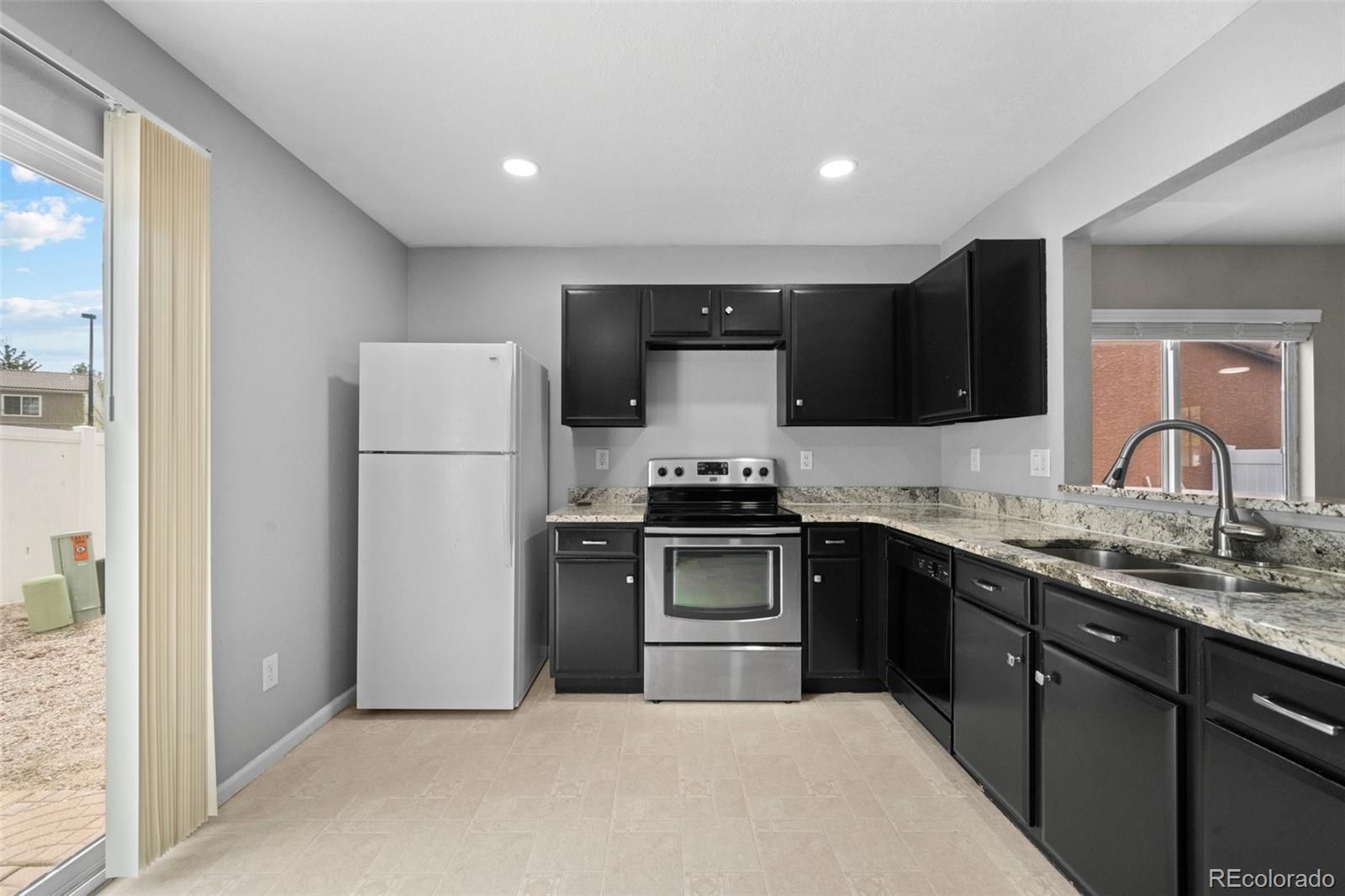 MLS Image #19 for 18614 e 43rd place,denver, Colorado