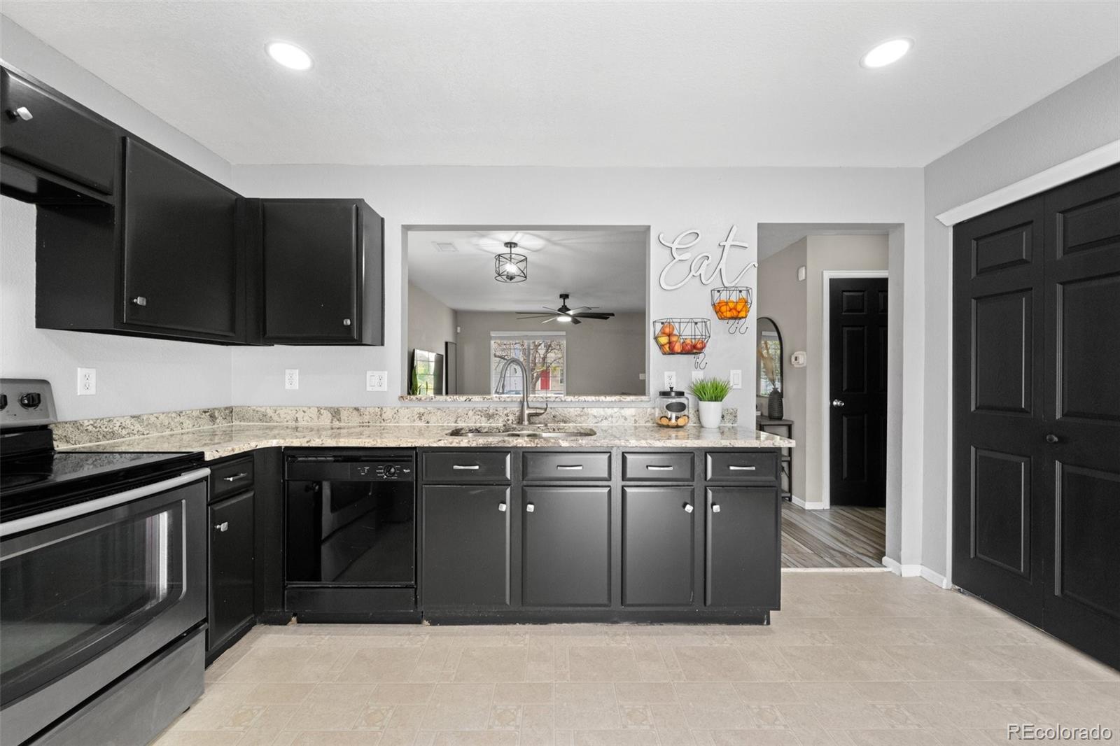 MLS Image #22 for 18614 e 43rd place,denver, Colorado