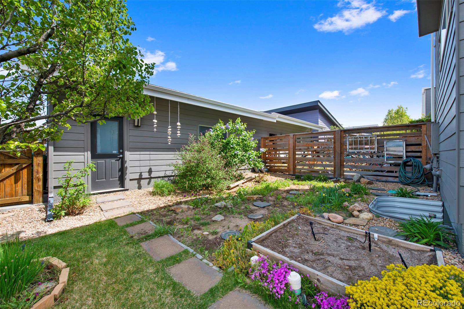 MLS Image #3 for 3298  syracuse street,denver, Colorado