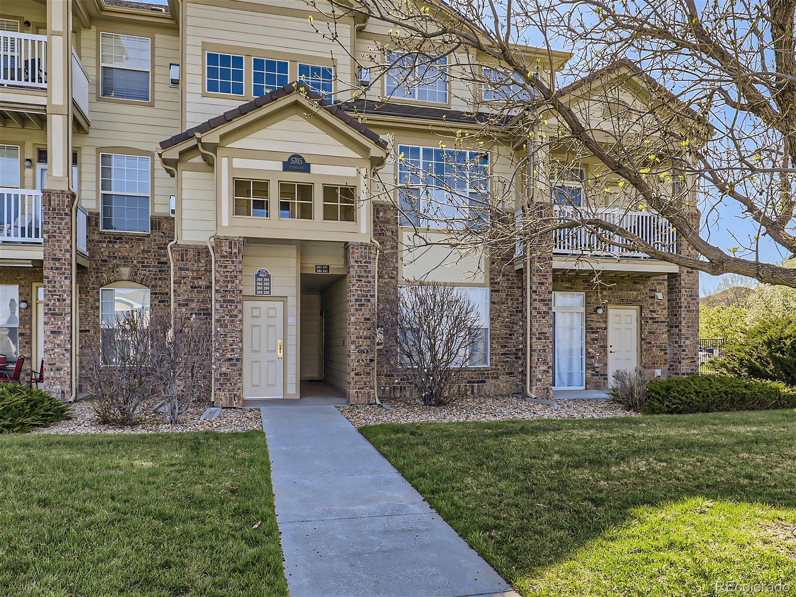 MLS Image #3 for 5705 n genoa way 204,aurora, Colorado