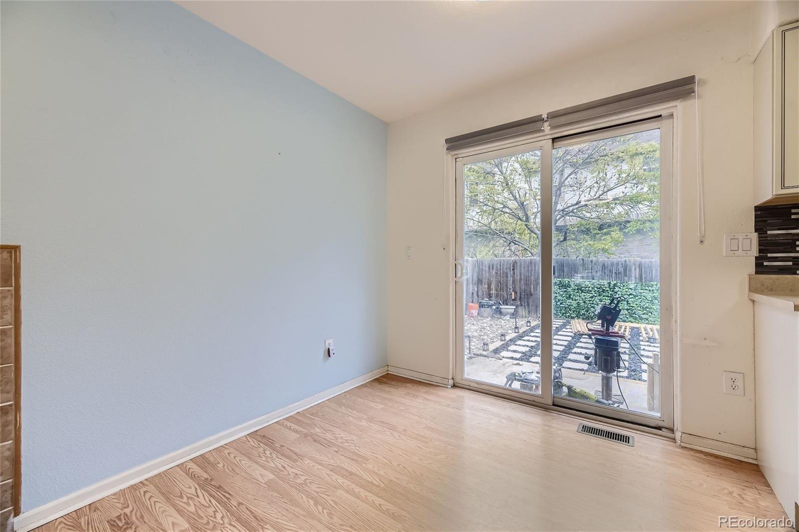 MLS Image #6 for 9538 e iowa circle,denver, Colorado