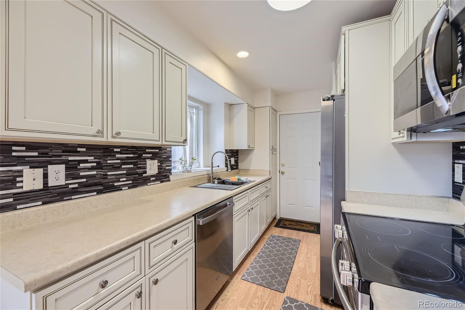 MLS Image #7 for 9538 e iowa circle,denver, Colorado