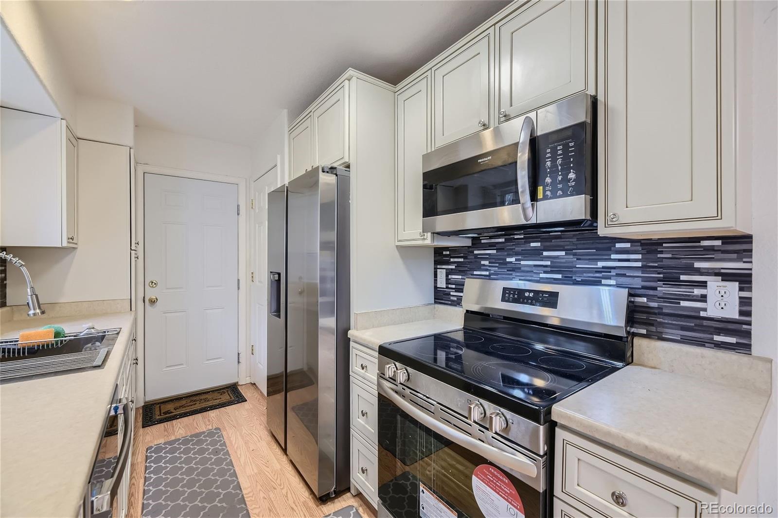 MLS Image #8 for 9538 e iowa circle,denver, Colorado