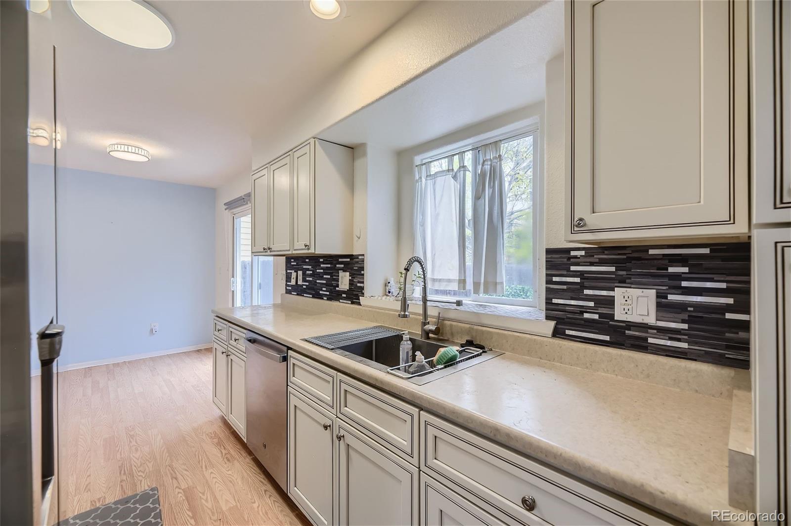 MLS Image #9 for 9538 e iowa circle,denver, Colorado