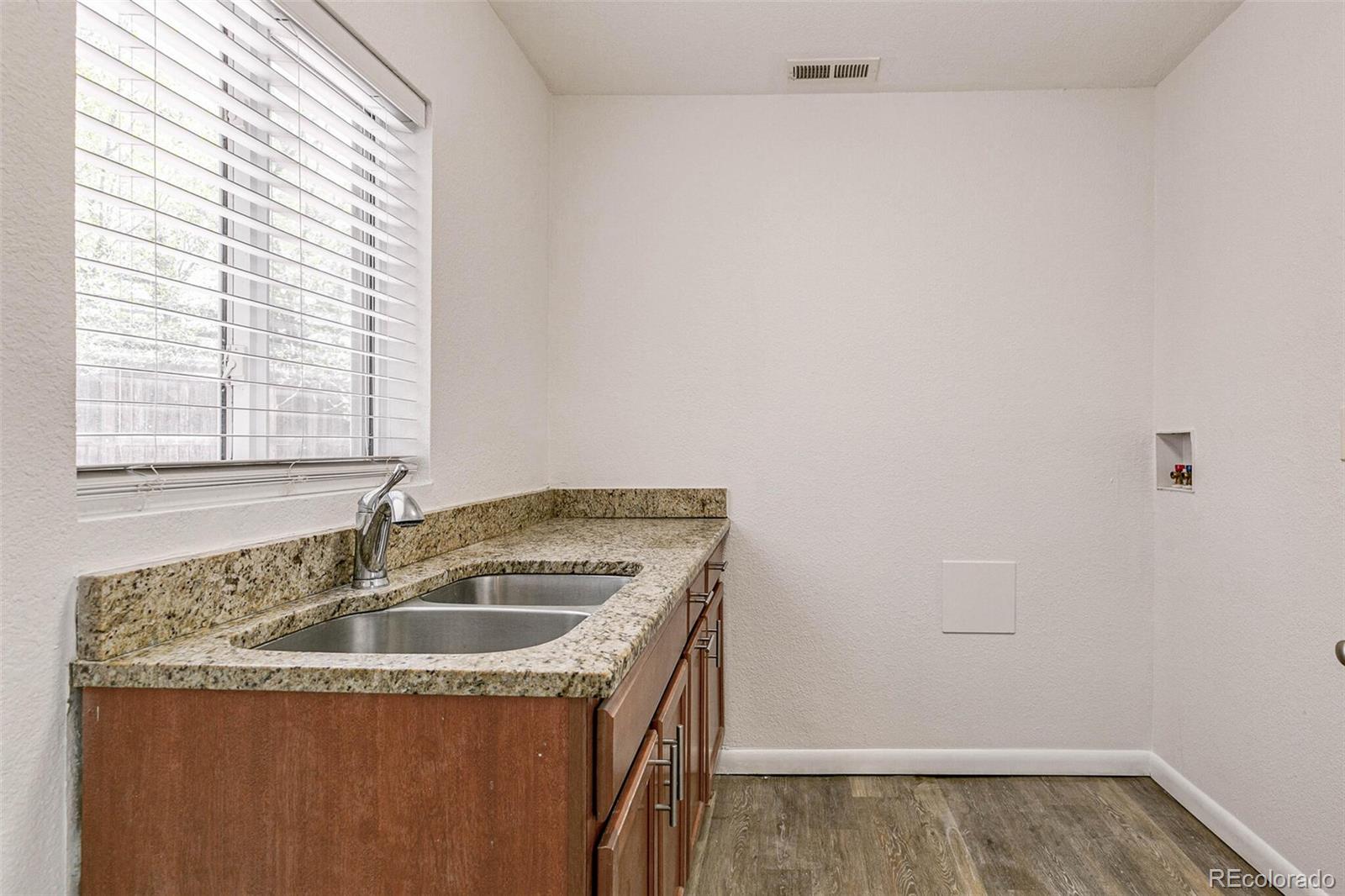 MLS Image #14 for 3092 s grape way,denver, Colorado