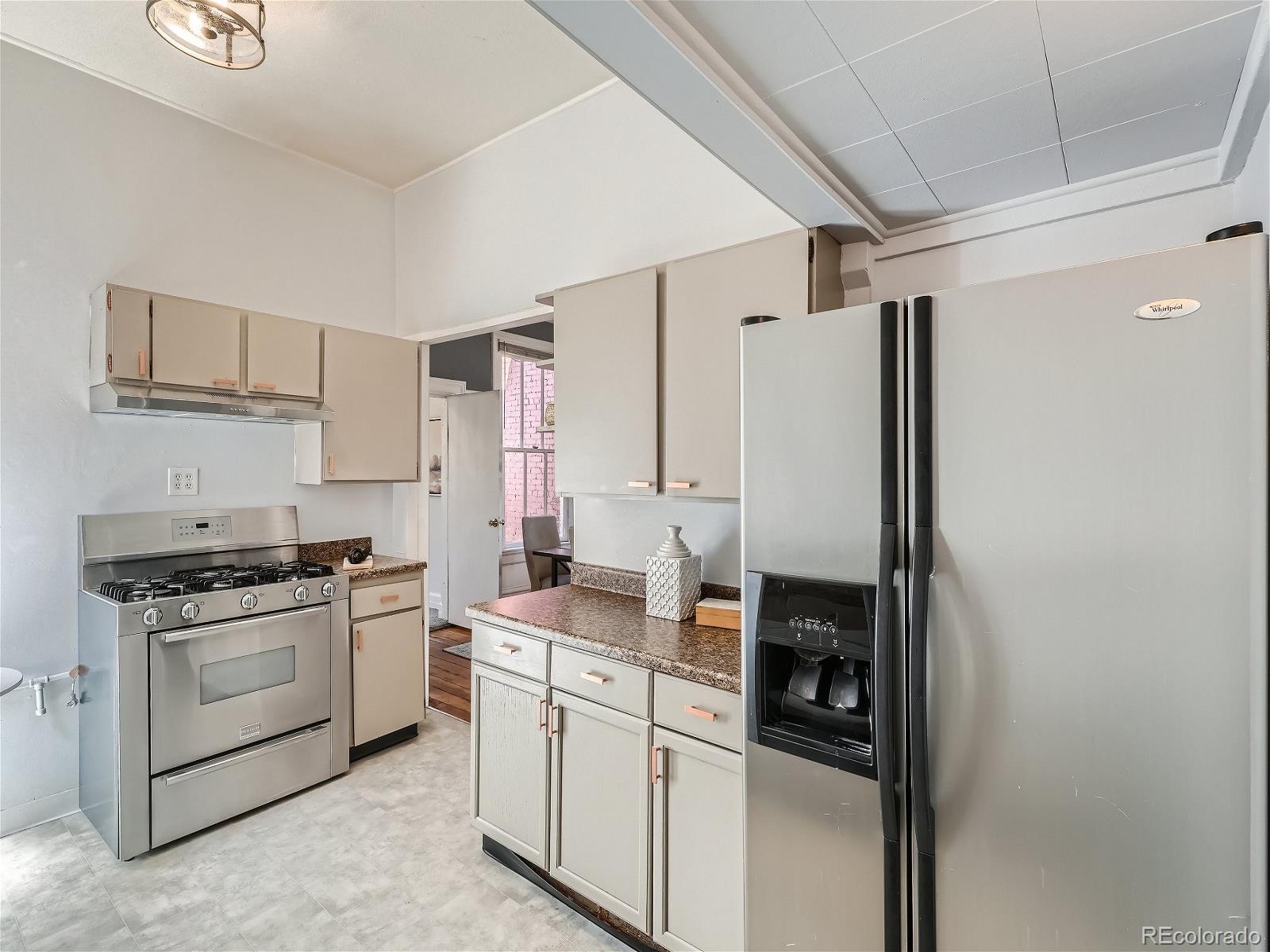 MLS Image #11 for 1439 n emerson street,denver, Colorado