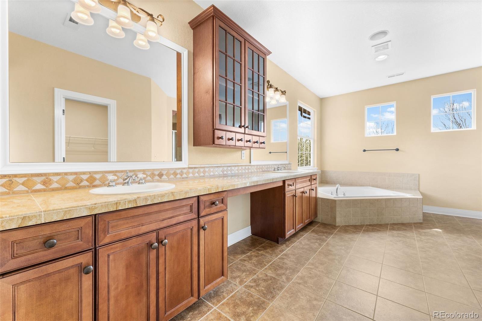 MLS Image #26 for 24572 e easter place,aurora, Colorado