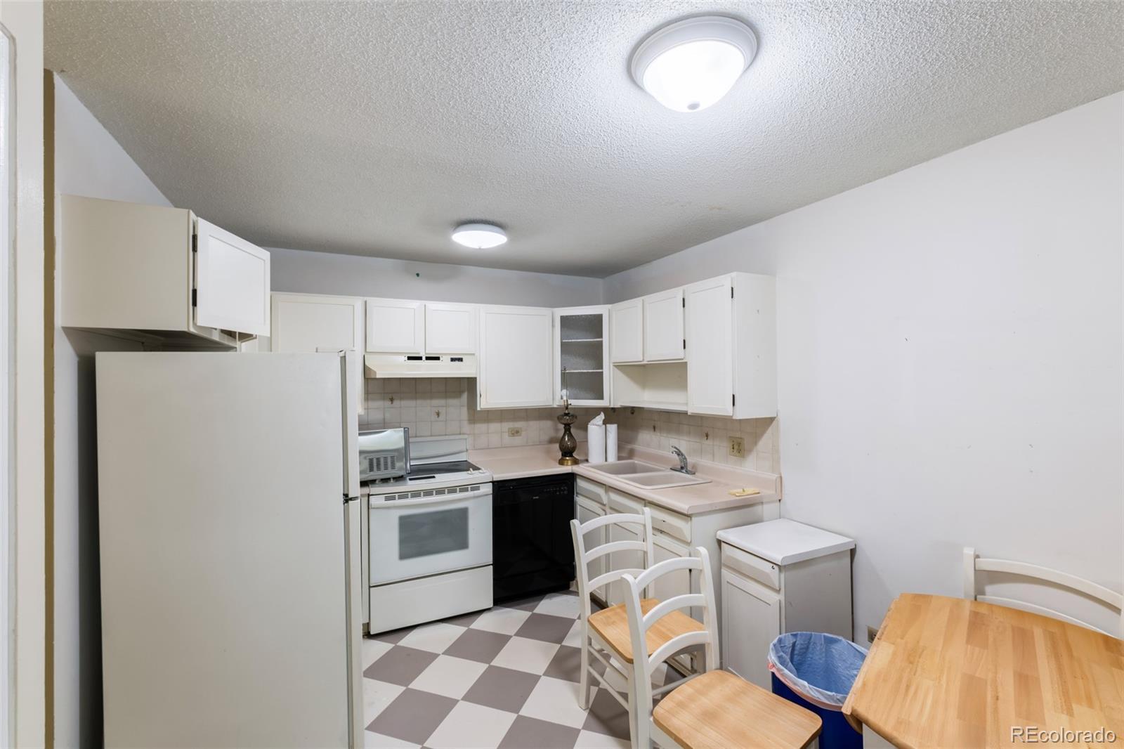 MLS Image #13 for 725 s alton  4c,denver, Colorado