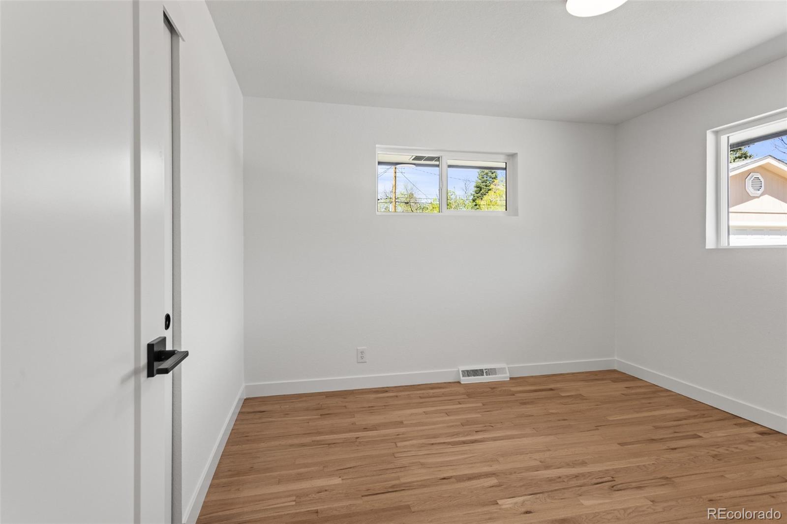 MLS Image #10 for 2425 e maplewood avenue,centennial, Colorado