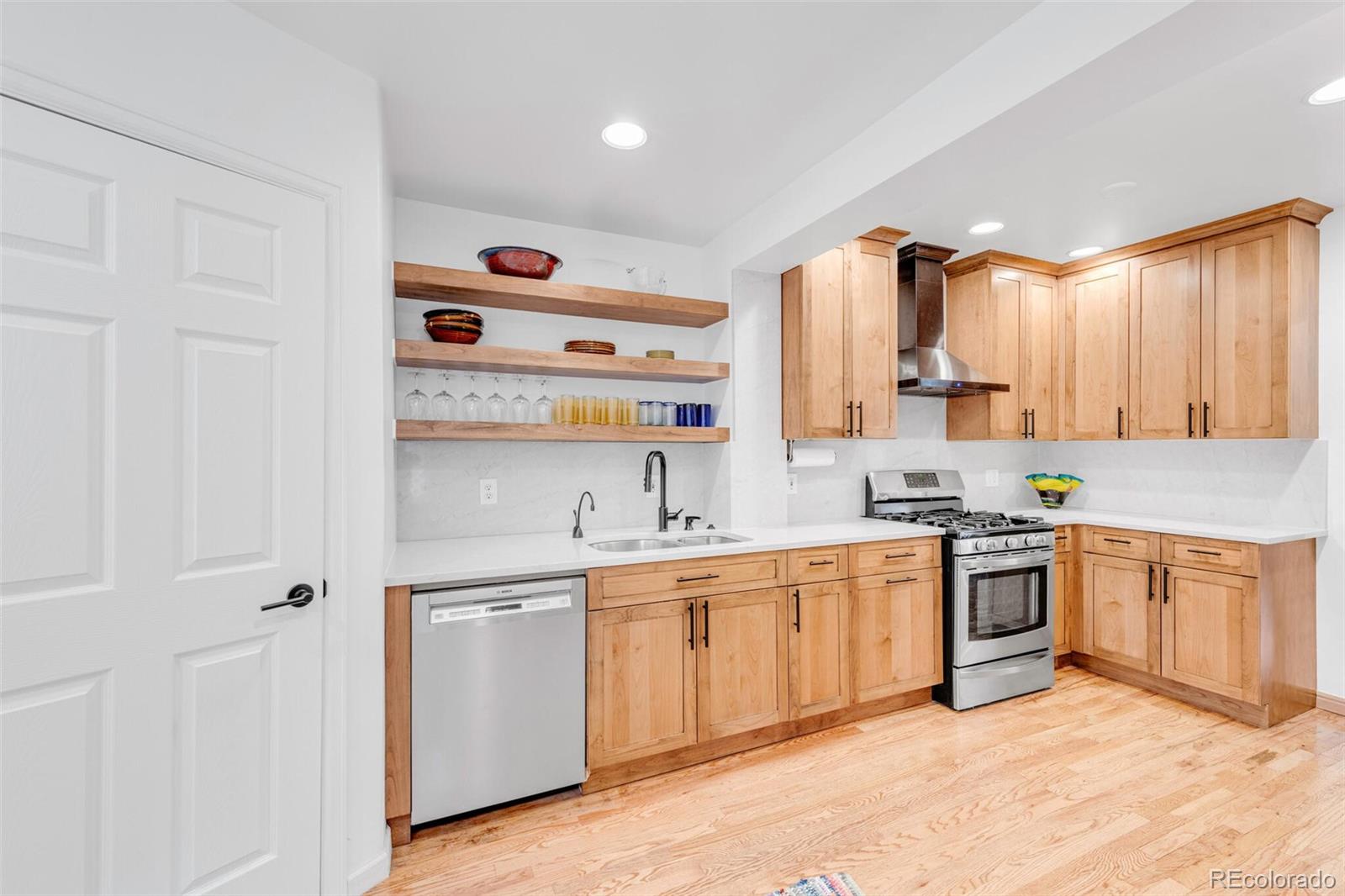 MLS Image #14 for 1365 s university boulevard,denver, Colorado