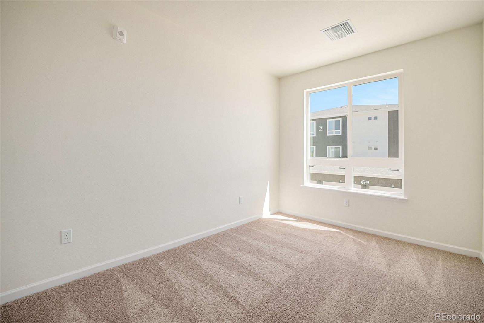 MLS Image #4 for 6153 n ceylon street,denver, Colorado