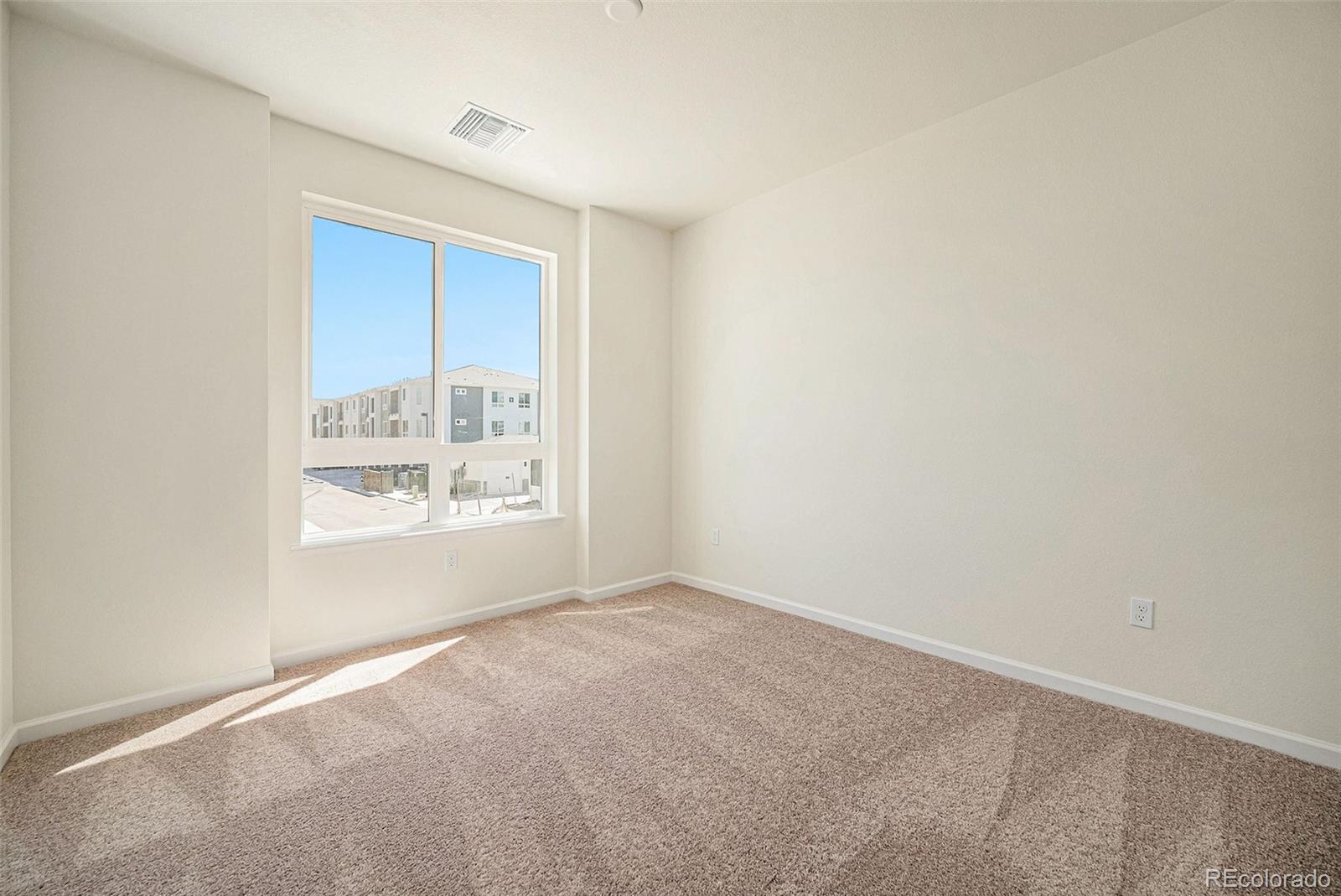 MLS Image #5 for 6153 n ceylon street,denver, Colorado